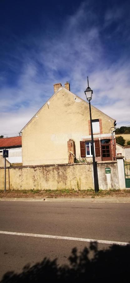 Maison De Campagne Villa La Celle-Saint-Cyr ภายนอก รูปภาพ